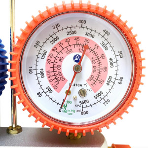 Appli Parts APMG-A1A36S Manometro R410, Escala Dual Presion Kpa/psi, Escala Dual Temperatura Fahrenheit/Centigrado, Cuerpo Aluminio con Mirilla, incluye Mangueras 90 cm 5/16 SAE Rojo,Azul 1/4 SAE Amarillo