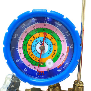 Appli Parts APMB-A3B36S Manometro R134,R22,R404,R410 1/4 pulg SAE, Escala Presion psi, Escala Temperatura Fahrenheit, Cuerpo de Laton con Visor, Adaptor 5/16 SAE a 1/4 SAE y Juego de Mangueras 90cm 1/4 SAE